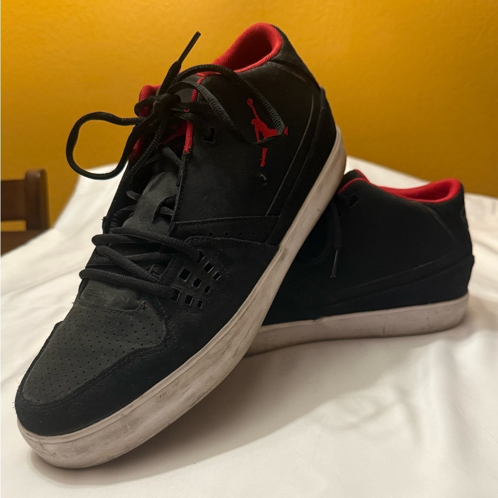 Nike Air Jordan Flight 23 classic Black and Red Size 13